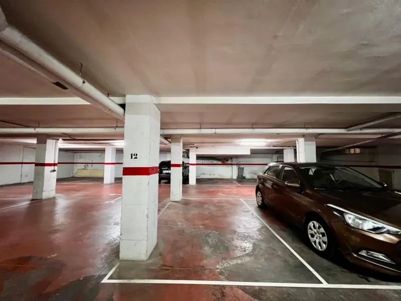 IMPECABLE VIVIENDA DE 2 HABITACIONES + PARKING EN PLENA AVENIDA DE LAS HABANERAS, A TAN SOLO 450m DE LA PLAYA