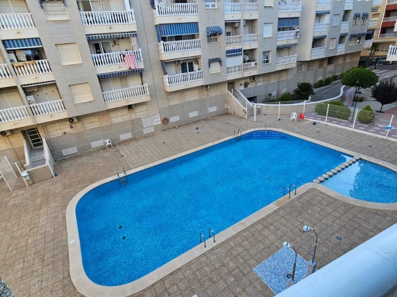 Acogedor Apartamento en Torrevieja, Ideal para Inversión 🌊🏡