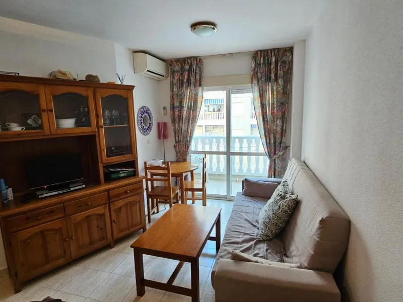 Acogedor Apartamento en Torrevieja, Ideal para Inversión 🌊🏡