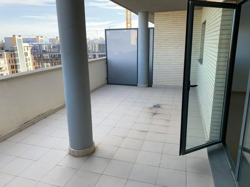 ✨ ÁTICO DE LUJO EN PAU 5 CON SOLÁRIUM PRIVADO Y VISTAS AL CASTILLO ✨