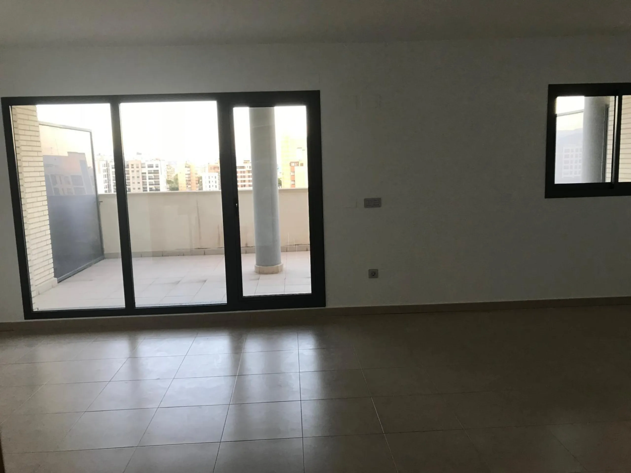 ✨ ÁTICO DE LUJO EN PAU 5 CON SOLÁRIUM PRIVADO Y VISTAS AL CASTILLO ✨