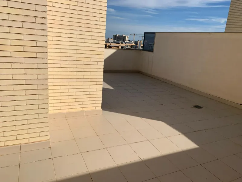 ✨ ÁTICO DE LUJO EN PAU 5 CON SOLÁRIUM PRIVADO Y VISTAS AL CASTILLO ✨