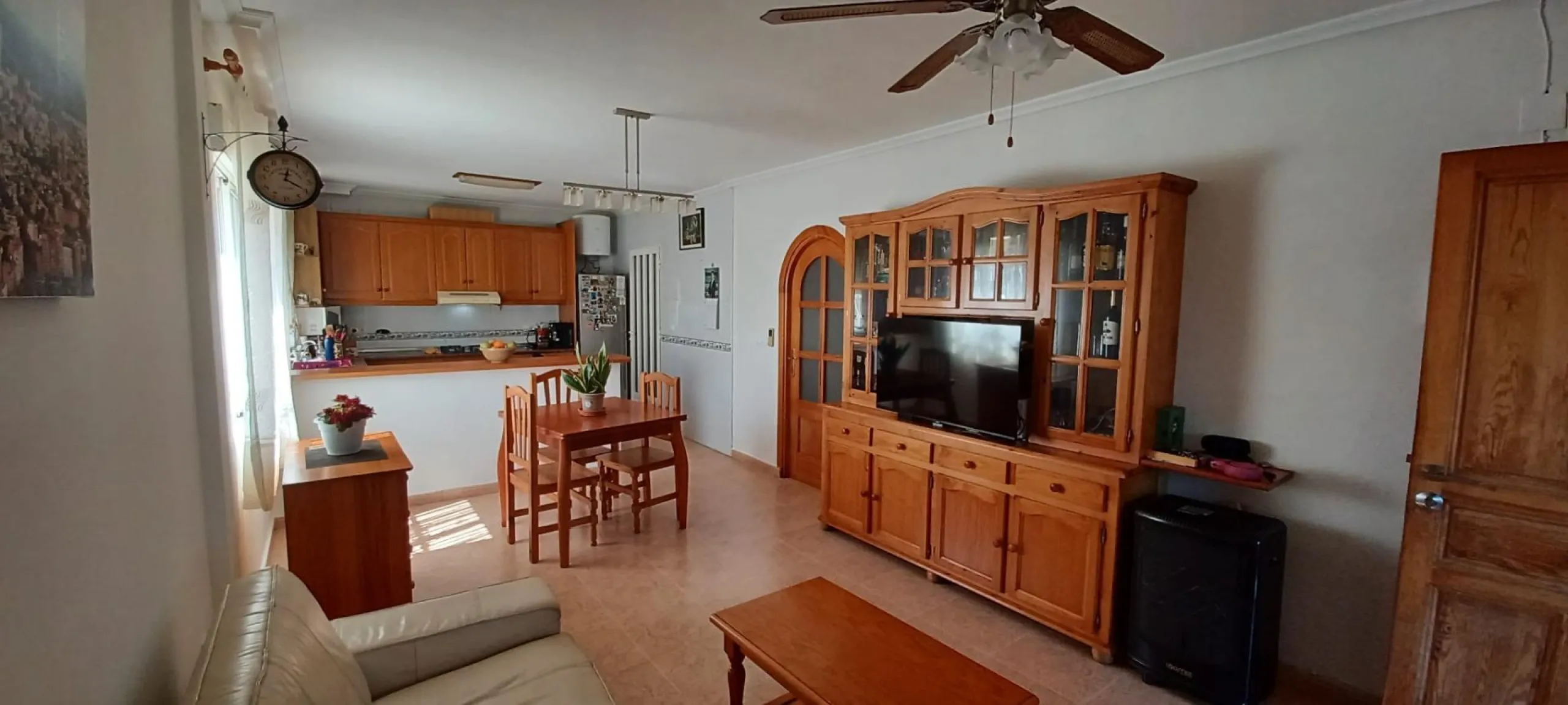 GREAT GROUND FLOOR BUNGALOW IN ORIHUELA COSTA: 3 BED, 2 BATH