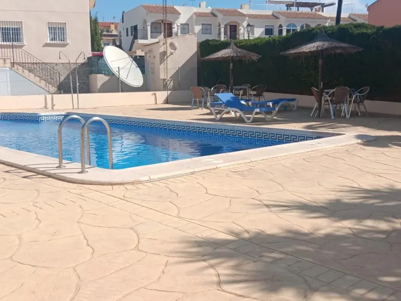 GREAT GROUND FLOOR BUNGALOW IN ORIHUELA COSTA: 3 BED, 2 BATH