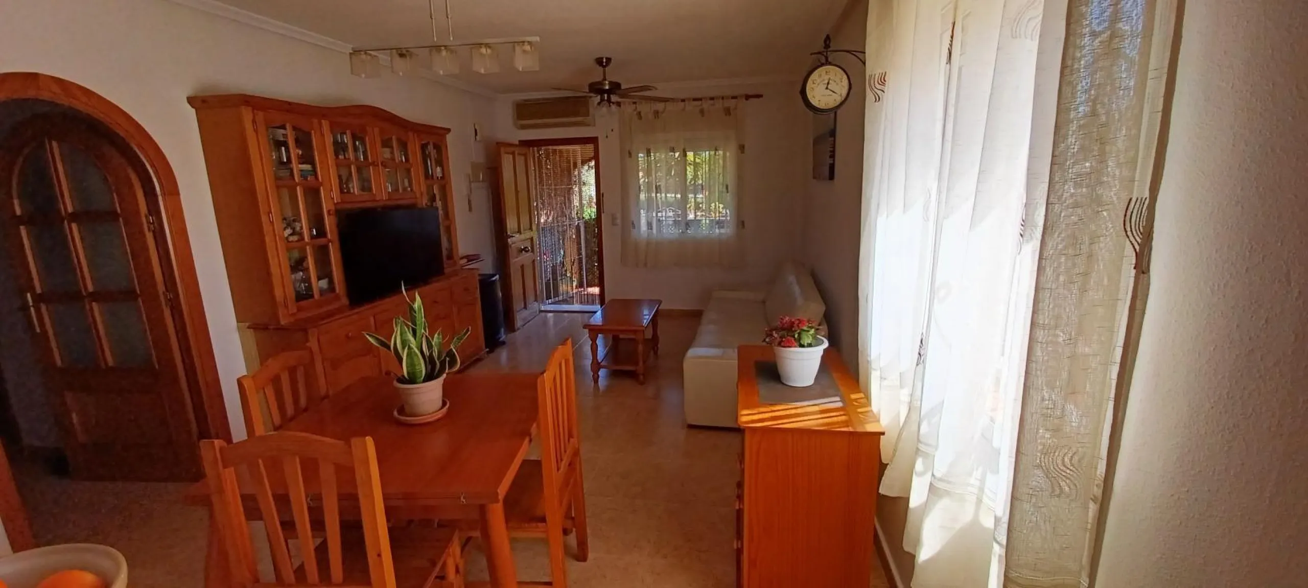 GREAT GROUND FLOOR BUNGALOW IN ORIHUELA COSTA: 3 BED, 2 BATH