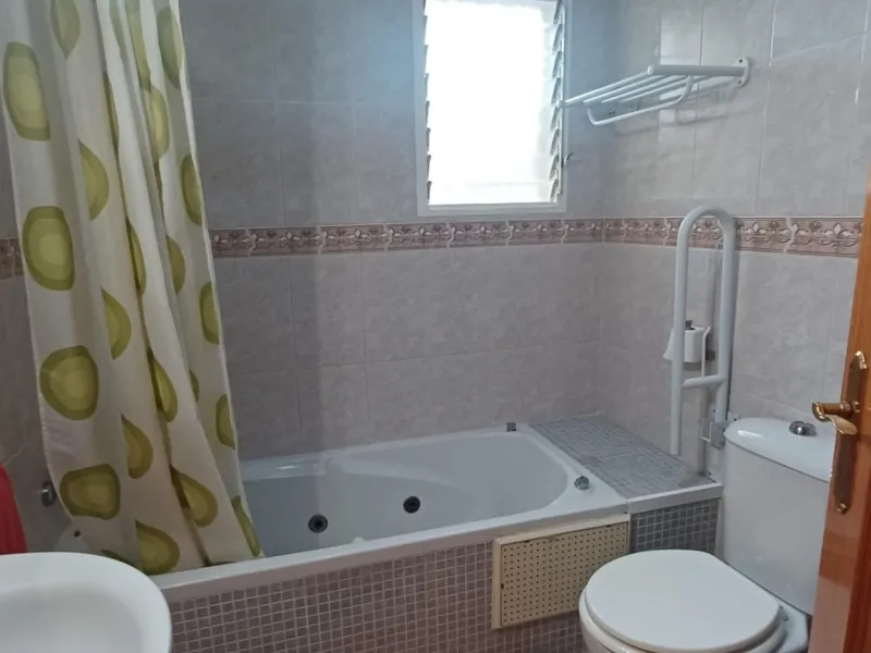 GREAT GROUND FLOOR BUNGALOW IN ORIHUELA COSTA: 3 BED, 2 BATH