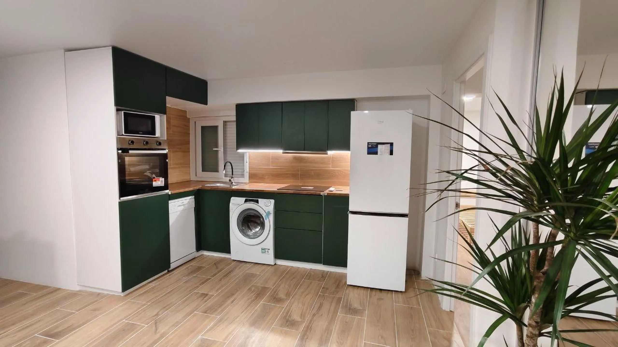 Great investment — 3-bedroom apartment in Manises (Valencia)