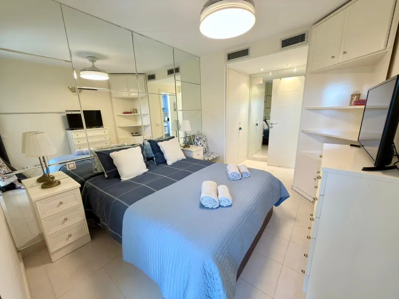 APARTAMENTO CON LICENCIA TURISTICA Y VISTAS AL MAR EN RINCON DE LOIX