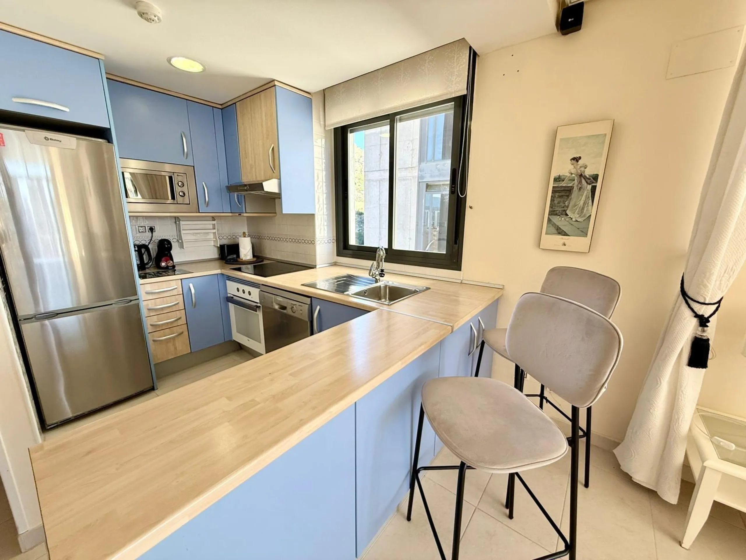 APARTAMENTO CON LICENCIA TURISTICA Y VISTAS AL MAR EN RINCON DE LOIX