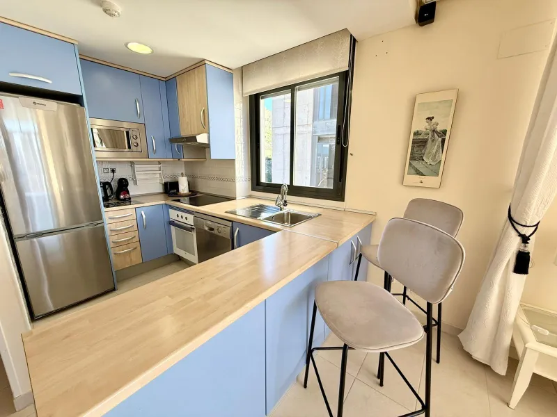 APARTAMENTO CON LICENCIA TURISTICA Y VISTAS AL MAR EN RINCON DE LOIX