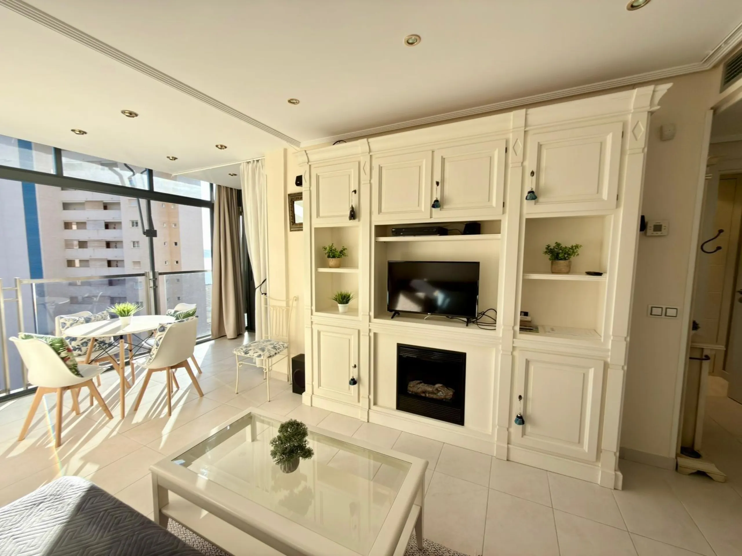 APARTAMENTO CON LICENCIA TURISTICA Y VISTAS AL MAR EN RINCON DE LOIX