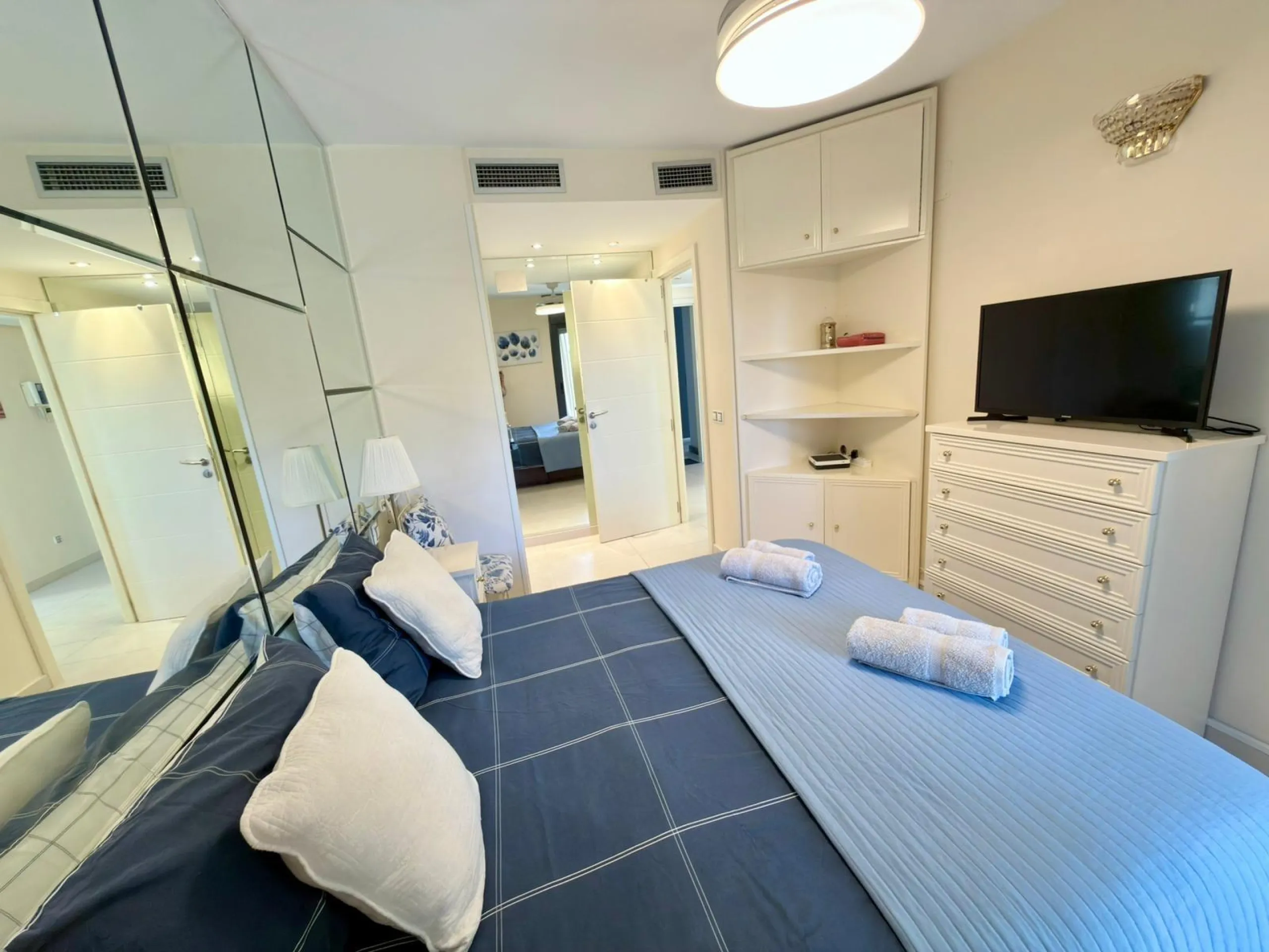 APARTAMENTO CON LICENCIA TURISTICA Y VISTAS AL MAR EN RINCON DE LOIX