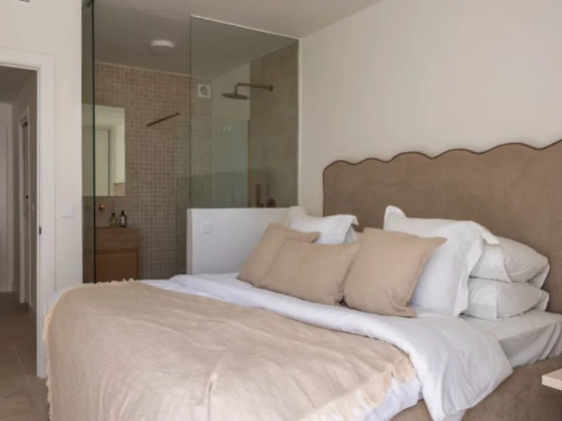 Kürzlich renovierte Erdgeschosswohnung mit 3 Schlafzimmern und individuellen Ausstattungen – La Quinta, Benahavís (Marbella)