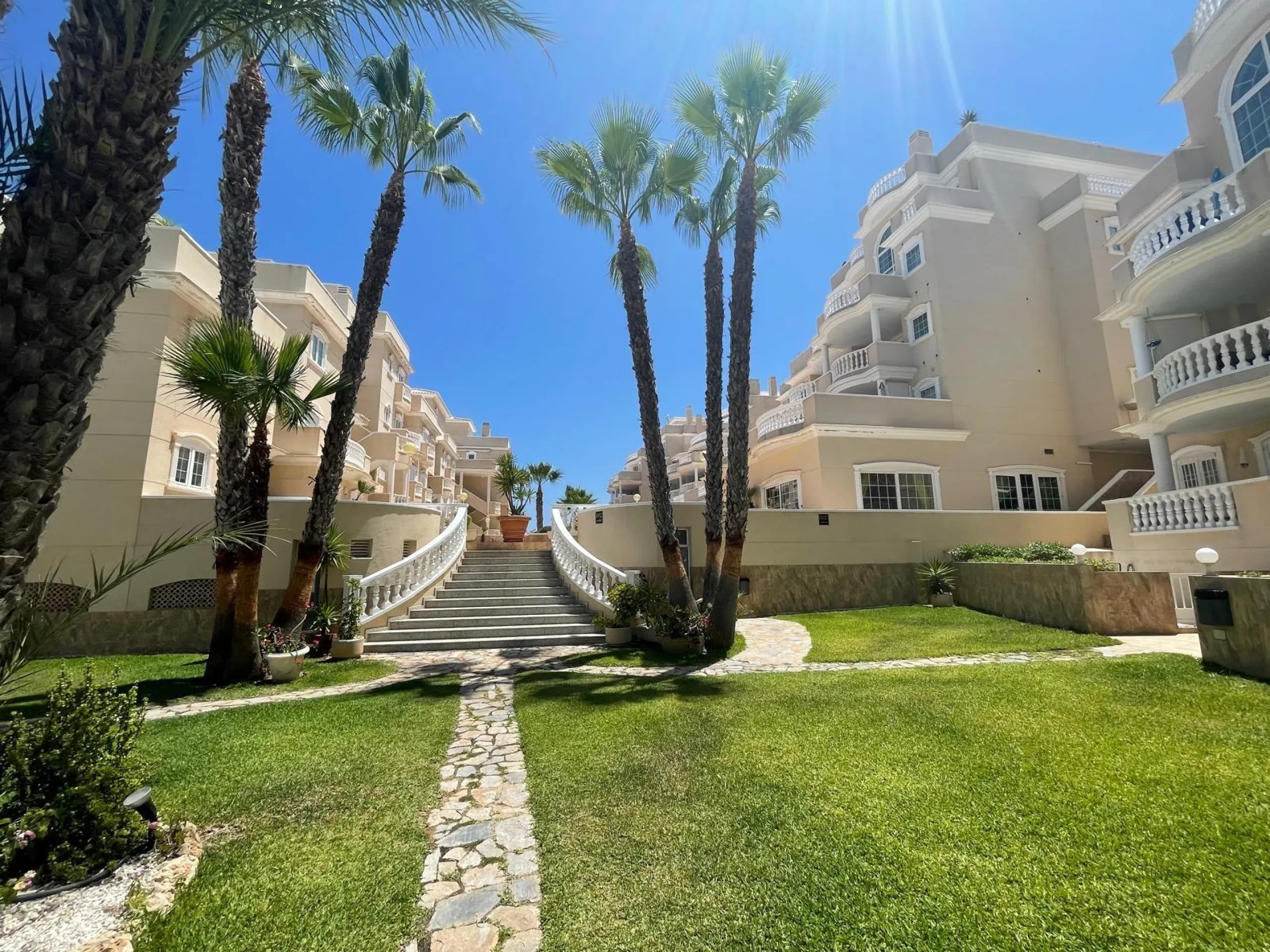 Unique Opportunity: Apartment in Guardamar del Segura, El Moncayo Playa for €250,000