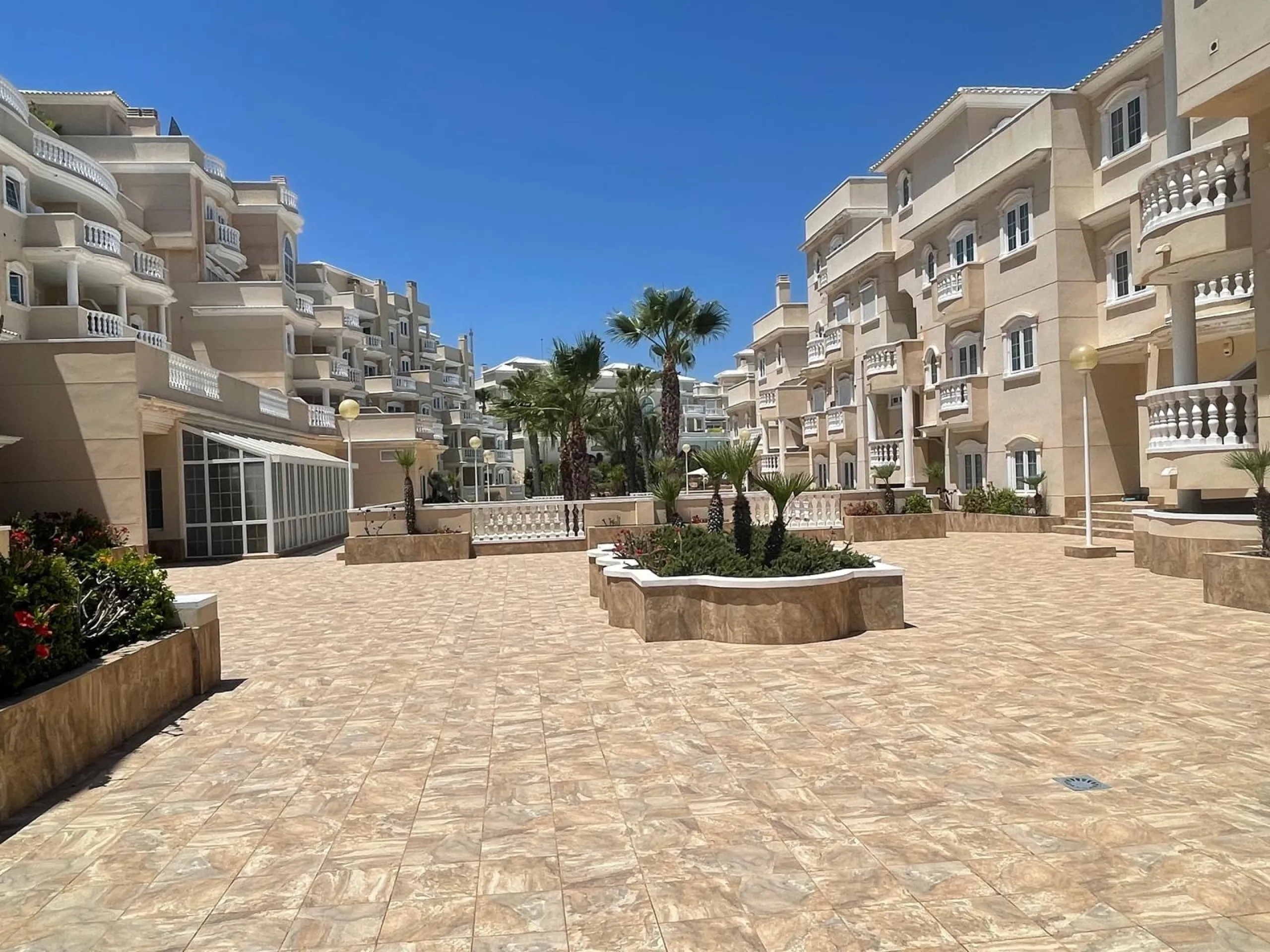 Unique Opportunity: Apartment in Guardamar del Segura, El Moncayo Playa for €250,000