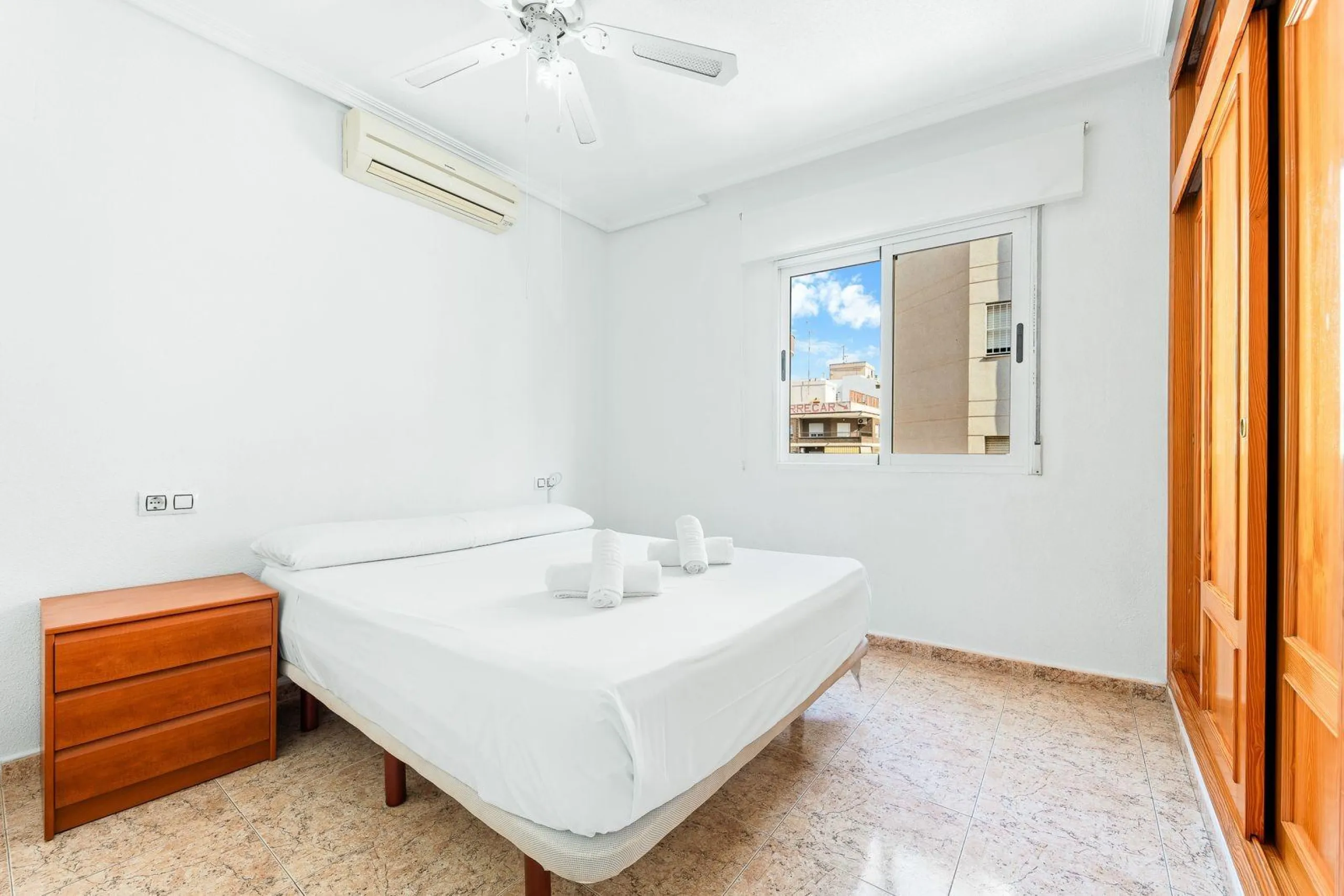 PISO DE 3 DORMITORIOS. 102M2. A 600 M DE LA PLAYA DEL ACEQUIÓN JUNTO AL PARQUE DE LAS NACIONES
