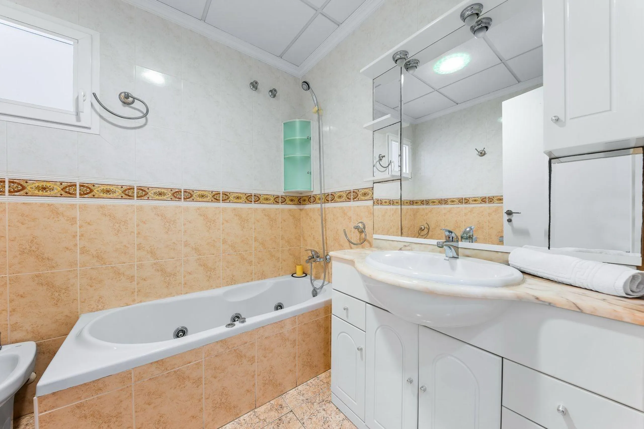 PISO DE 3 DORMITORIOS. 102M2. A 600 M DE LA PLAYA DEL ACEQUIÓN JUNTO AL PARQUE DE LAS NACIONES