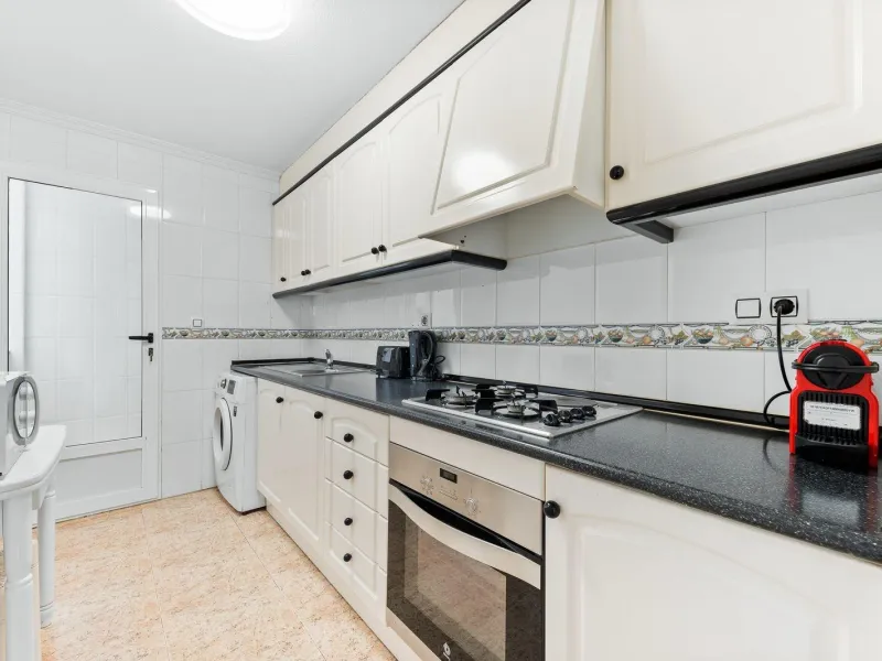 PISO DE 3 DORMITORIOS. 102M2. A 600 M DE LA PLAYA DEL ACEQUIÓN JUNTO AL PARQUE DE LAS NACIONES