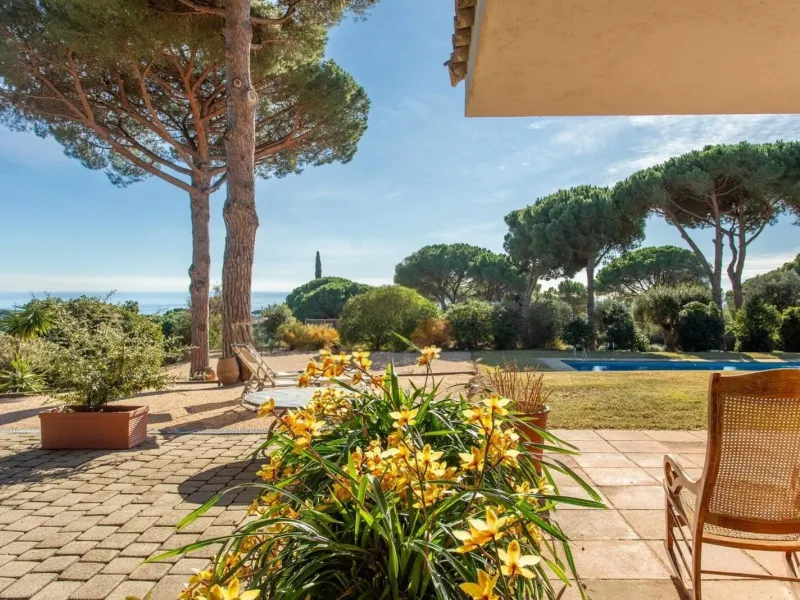Villa mediterránea en una sola planta con vistas al mar en Sant Andreu de Llavaneres, Barcelona