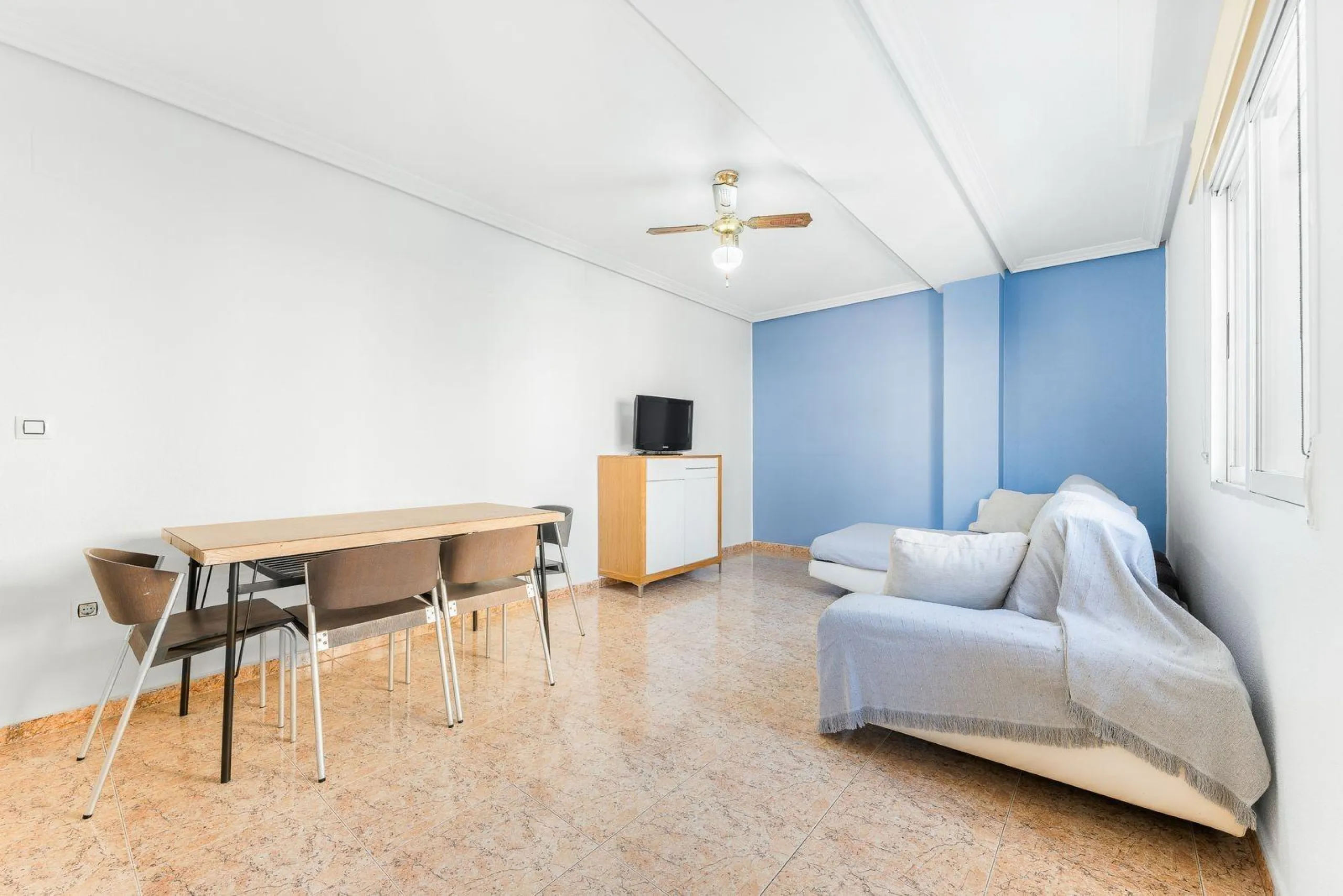 PISO DE 3 DORMITORIOS. 102M2. A 600 M DE LA PLAYA DEL ACEQUIÓN JUNTO AL PARQUE DE LAS NACIONES