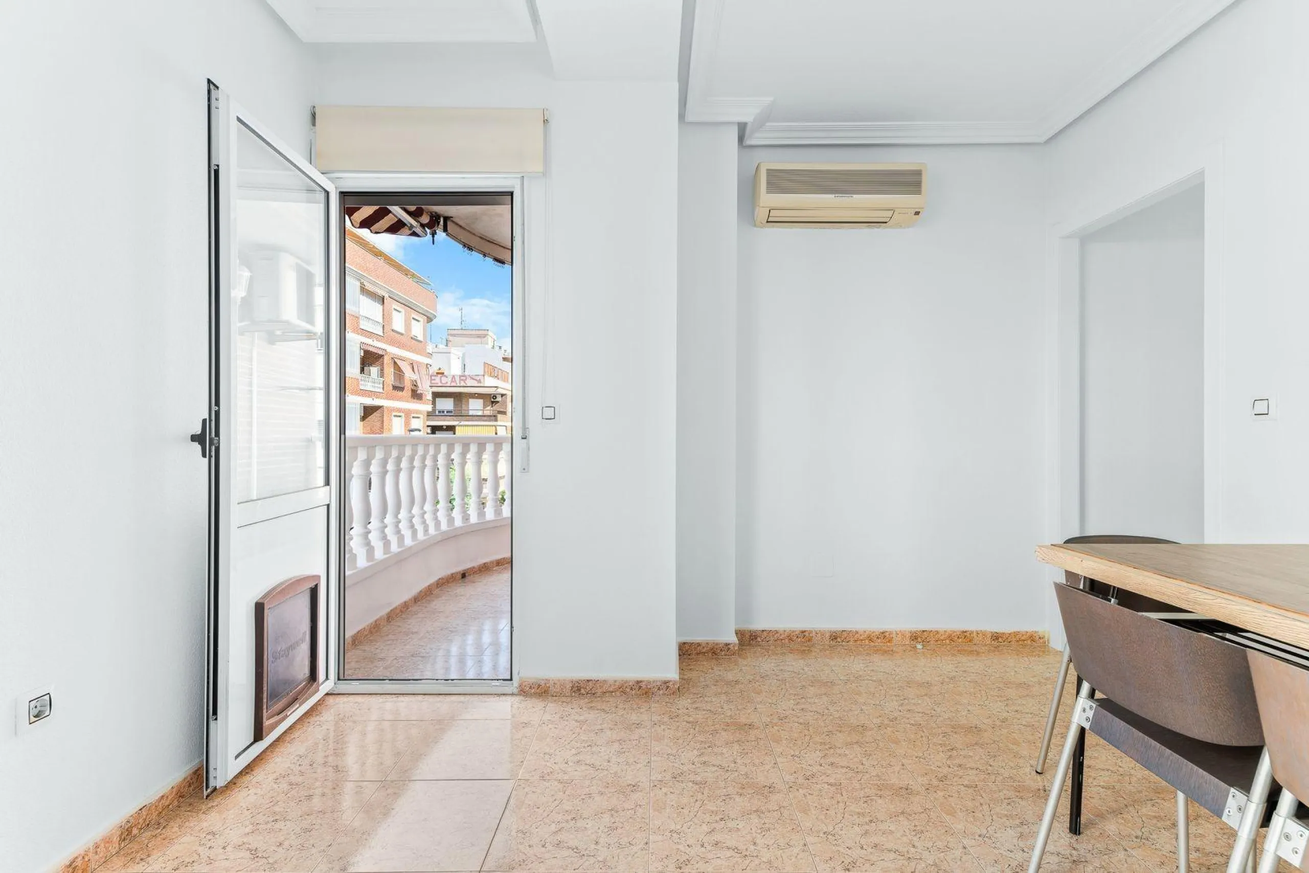PISO DE 3 DORMITORIOS. 102M2. A 600 M DE LA PLAYA DEL ACEQUIÓN JUNTO AL PARQUE DE LAS NACIONES