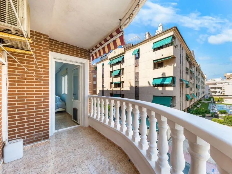PISO DE 3 DORMITORIOS. 102M2. A 600 M DE LA PLAYA DEL ACEQUIÓN JUNTO AL PARQUE DE LAS NACIONES