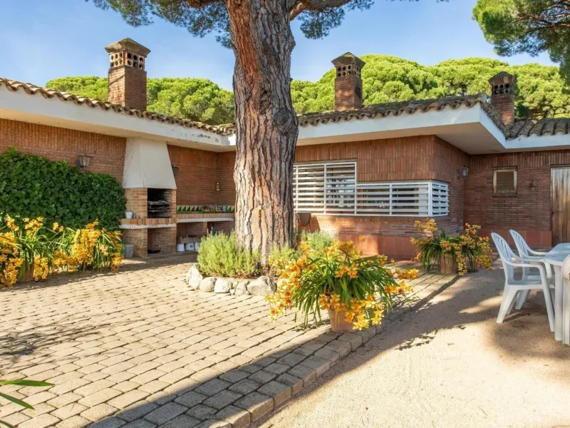 Single-Storey Mediterranean Villa with Sea Views in Sant Andreu de Llavaneres, Barcelona