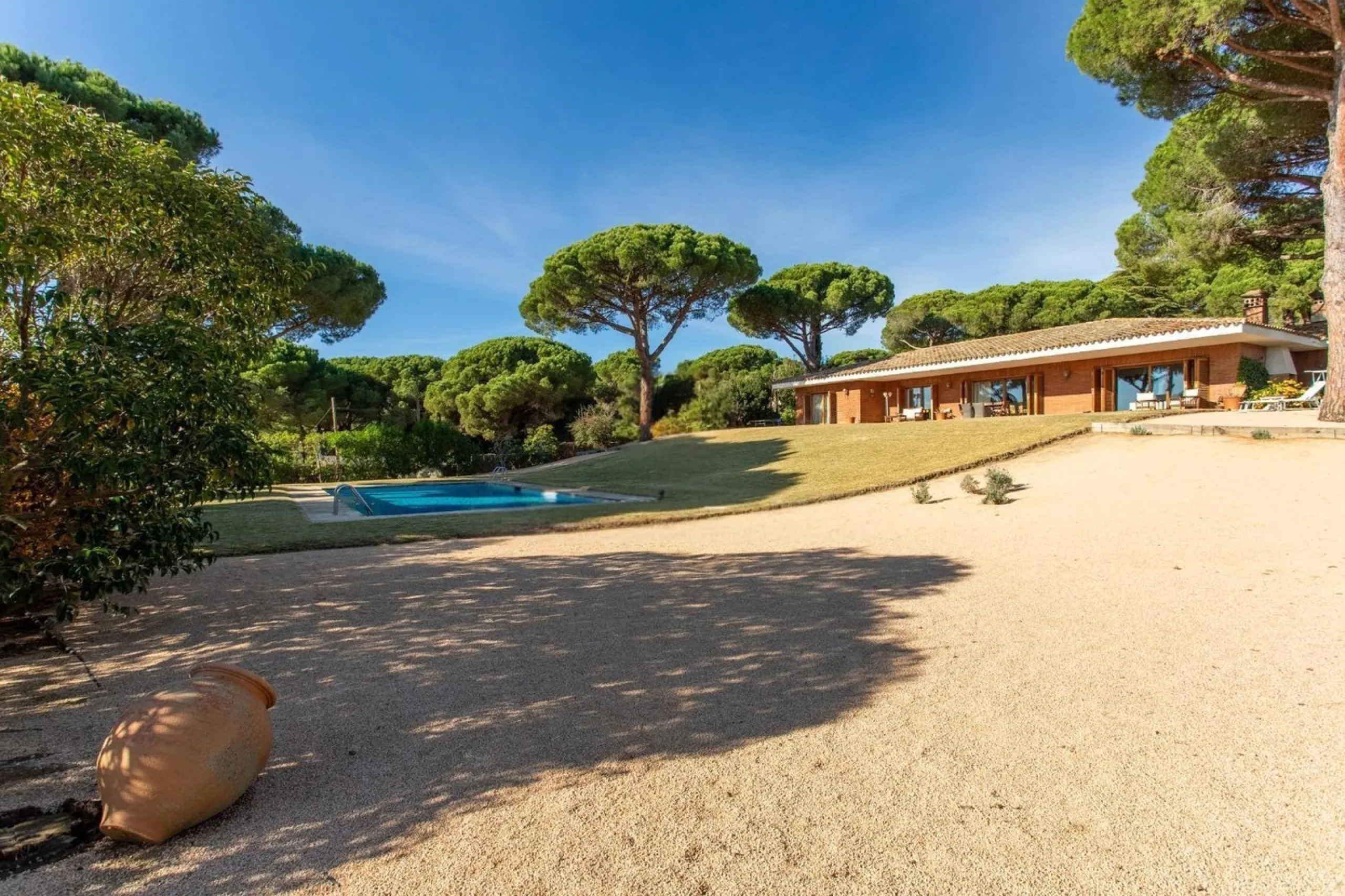 Single-Storey Mediterranean Villa with Sea Views in Sant Andreu de Llavaneres, Barcelona