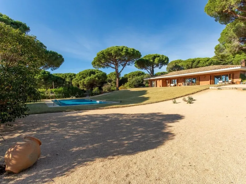 Single-Storey Mediterranean Villa with Sea Views in Sant Andreu de Llavaneres, Barcelona