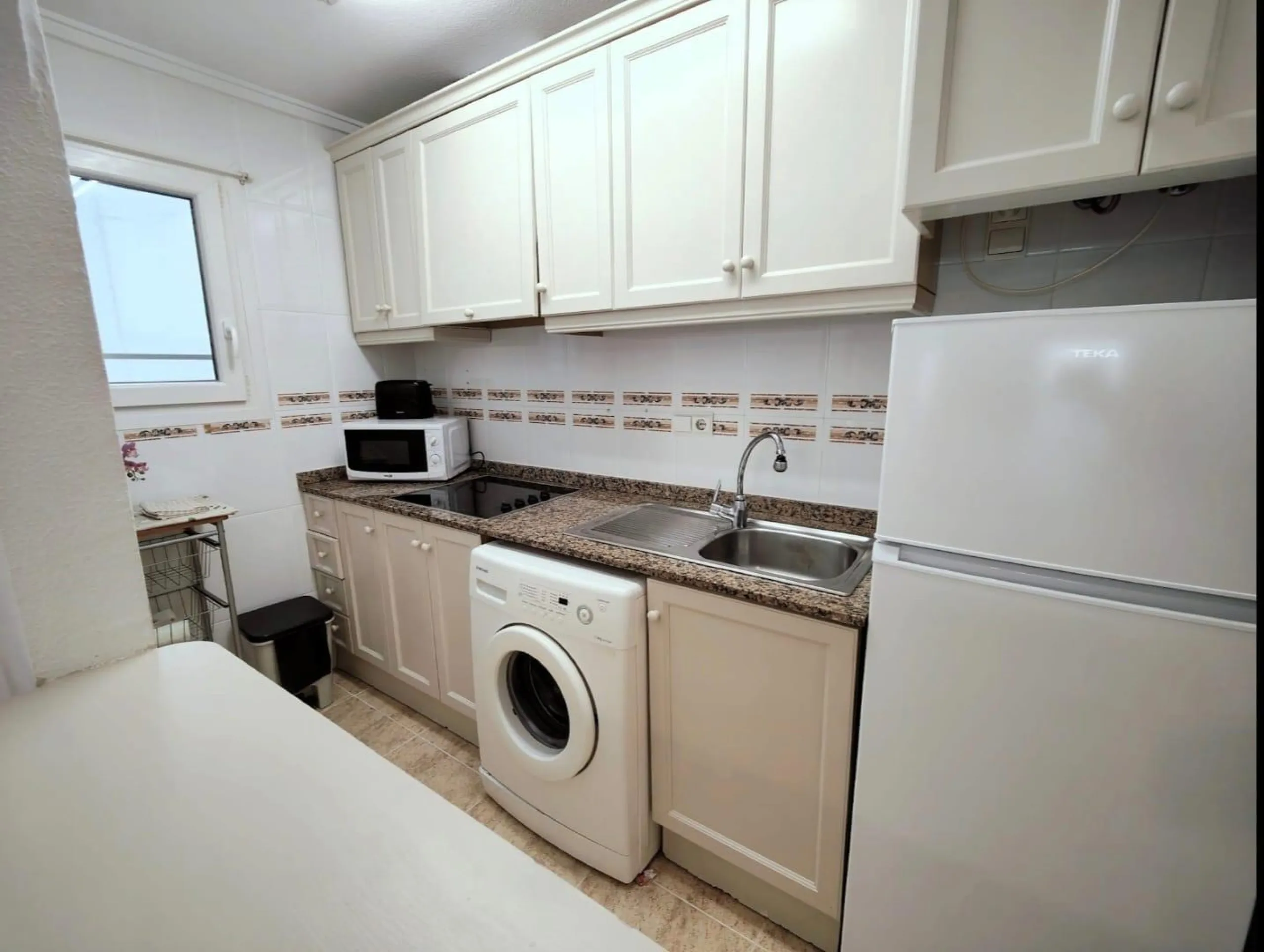 2 BEDROOM 1 BATHROOM APARTMENT WITH POOL IN THE CENTER OF TORREVIEJA