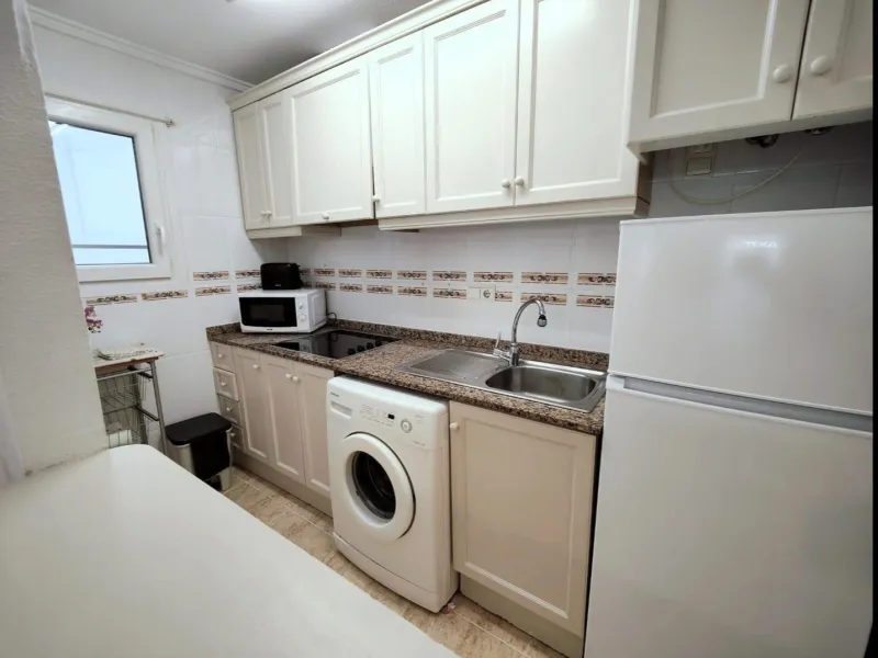 2 BEDROOM 1 BATHROOM APARTMENT WITH POOL IN THE CENTER OF TORREVIEJA