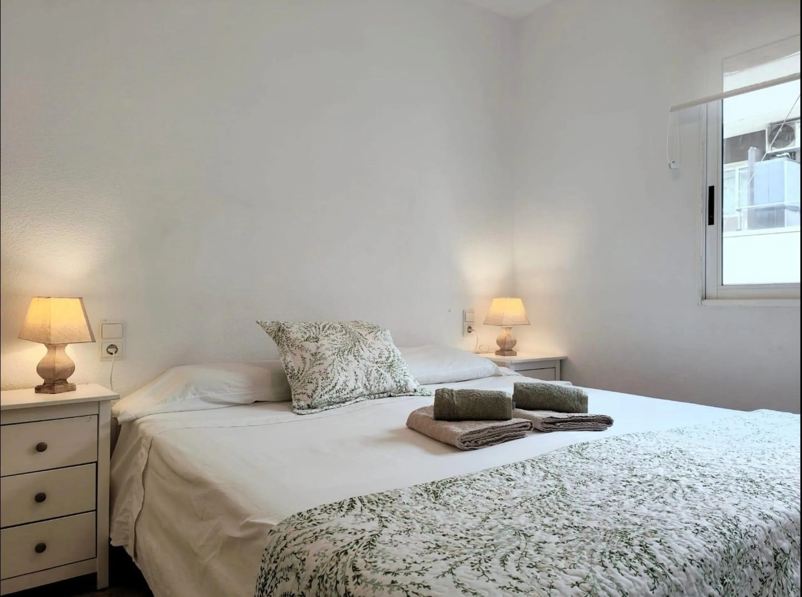 2 BEDROOM 1 BATHROOM APARTMENT WITH POOL IN THE CENTER OF TORREVIEJA