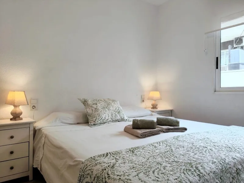 2 BEDROOM 1 BATHROOM APARTMENT WITH POOL IN THE CENTER OF TORREVIEJA