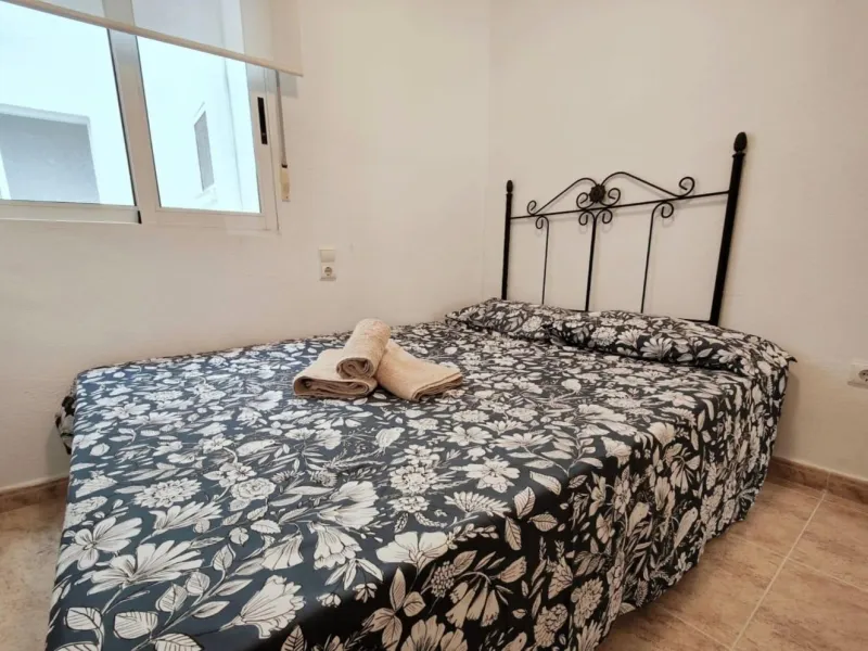 2 BEDROOM 1 BATHROOM APARTMENT WITH POOL IN THE CENTER OF TORREVIEJA