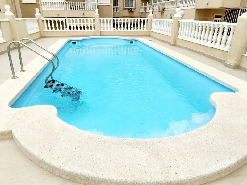 2 BEDROOM 1 BATHROOM APARTMENT WITH POOL IN THE CENTER OF TORREVIEJA