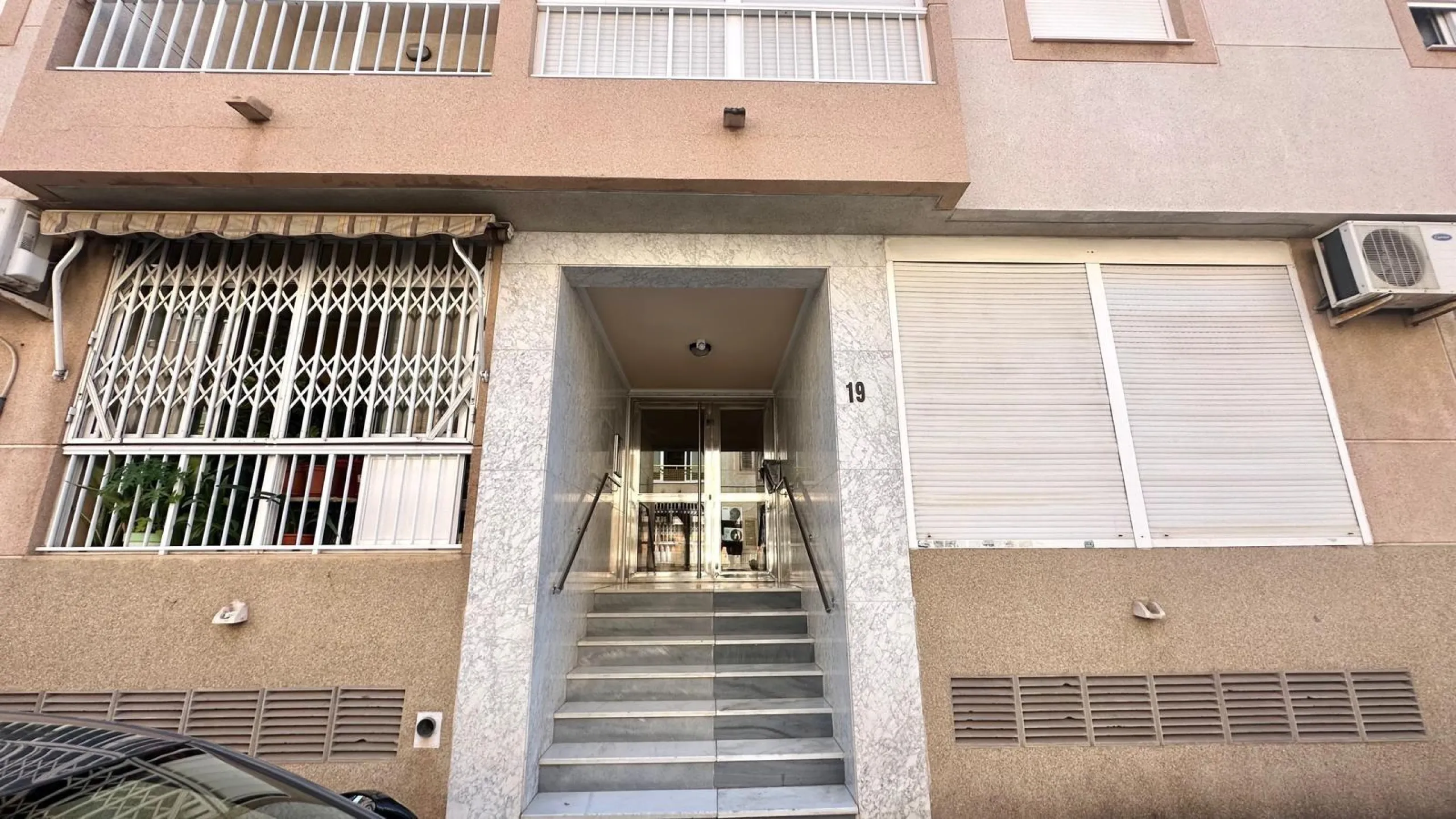 ATICO CON 2 HAB 1 BAÑO A 300 METROS DE LA PLAYA CON PISCINA COMUNITARIA