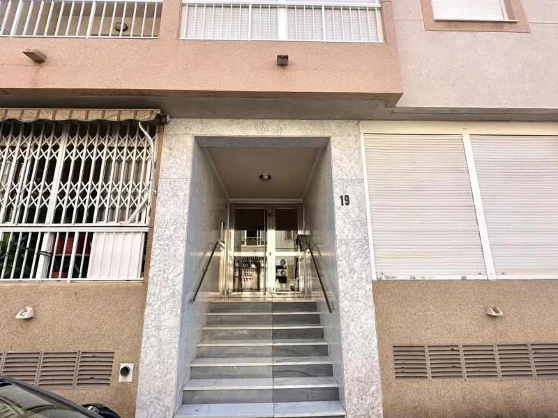 ATICO CON 2 HAB 1 BAÑO A 300 METROS DE LA PLAYA CON PISCINA COMUNITARIA