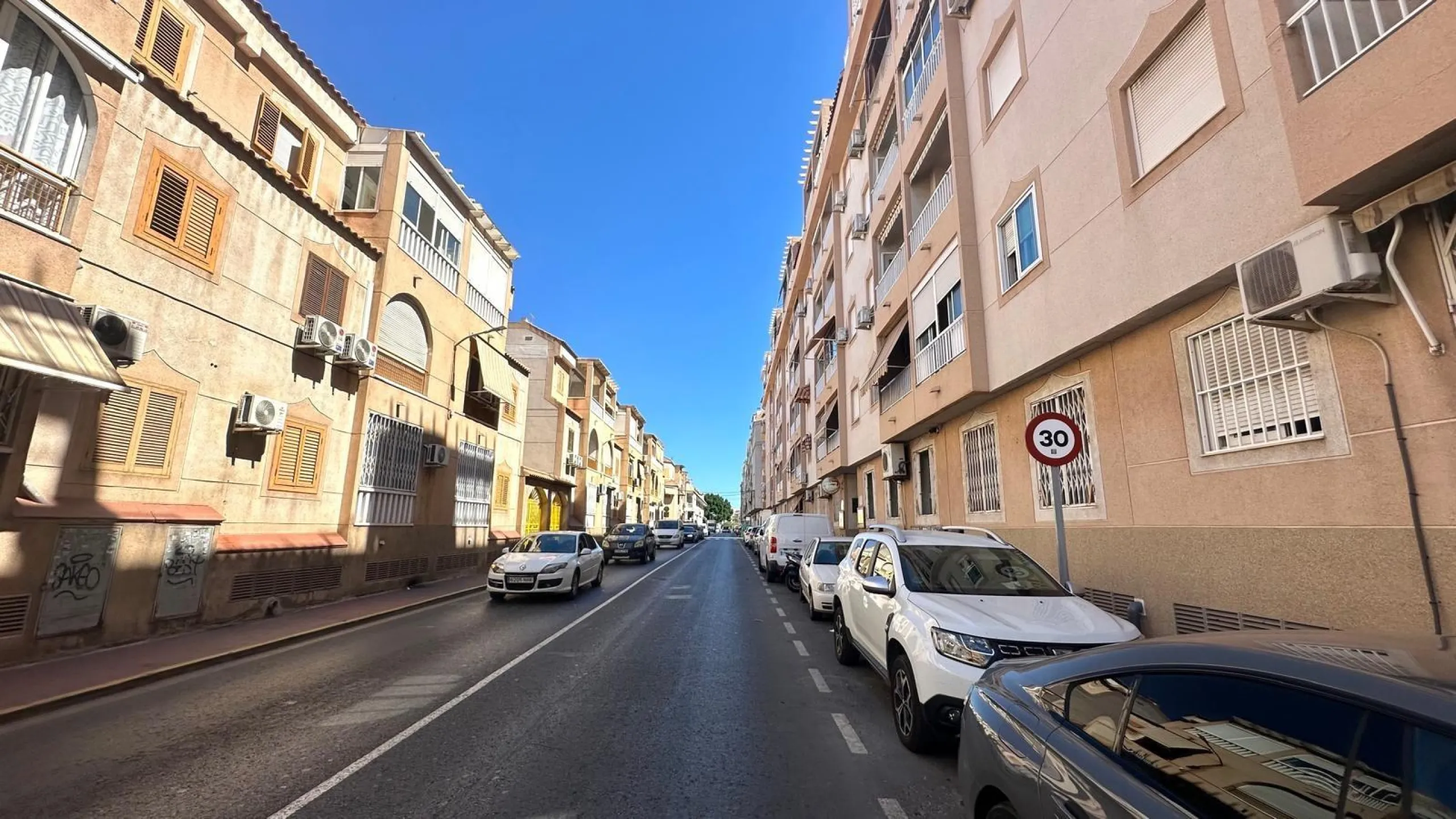 ATICO CON 2 HAB 1 BAÑO A 300 METROS DE LA PLAYA CON PISCINA COMUNITARIA