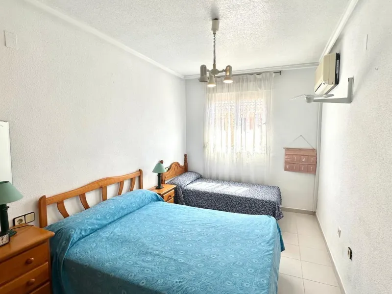 ATICO CON 2 HAB 1 BAÑO A 300 METROS DE LA PLAYA CON PISCINA COMUNITARIA