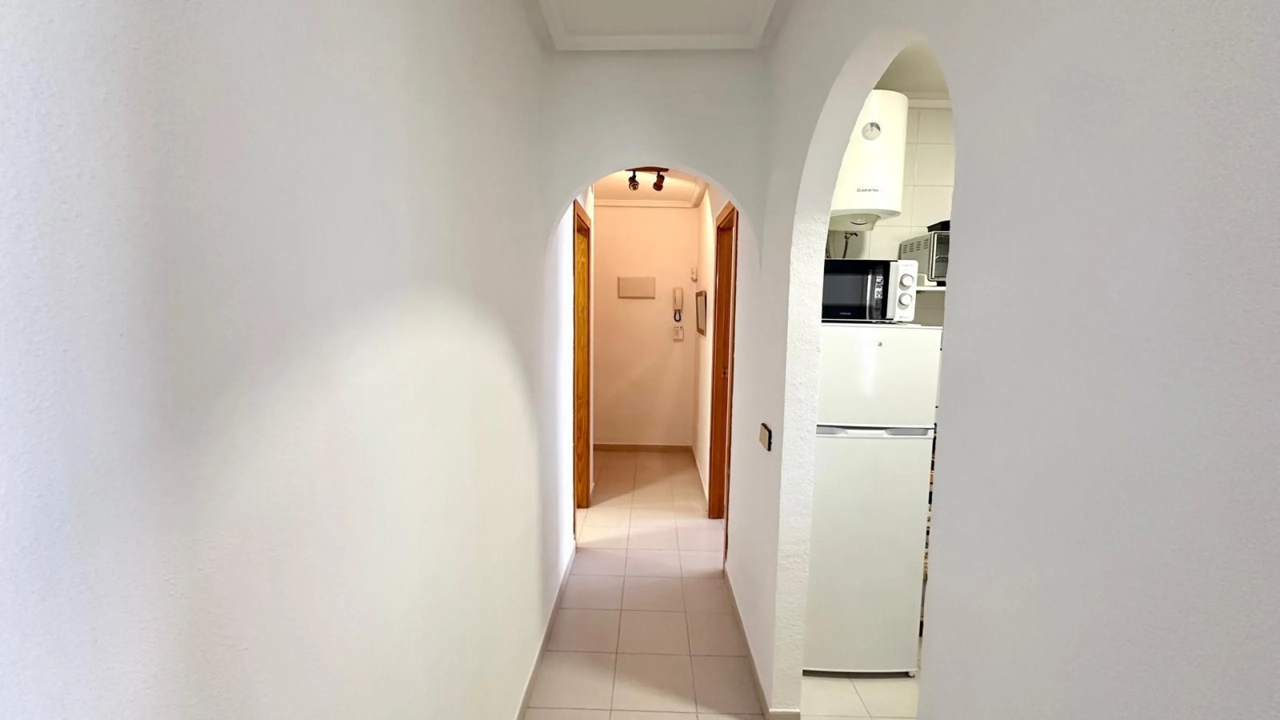 ATICO CON 2 HAB 1 BAÑO A 300 METROS DE LA PLAYA CON PISCINA COMUNITARIA