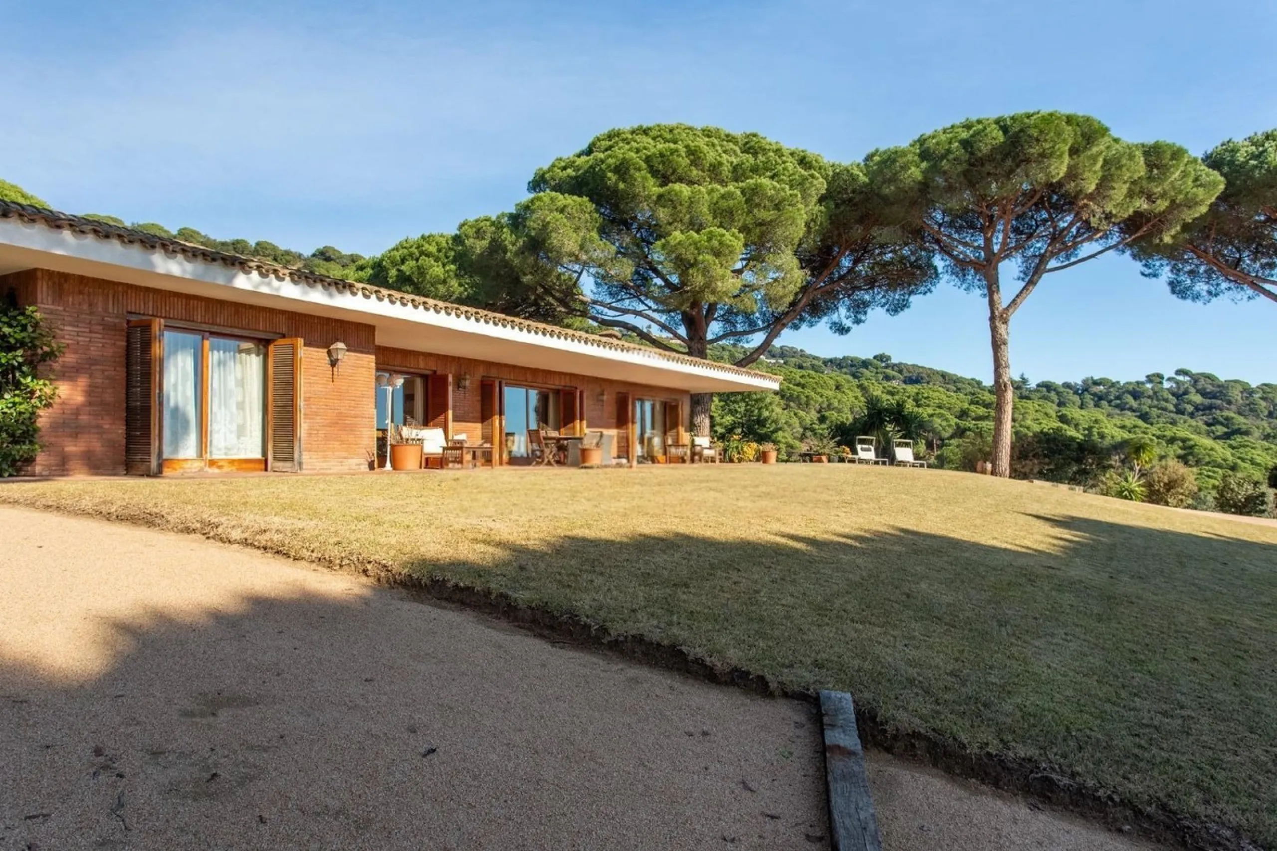 Single-Storey Mediterranean Villa with Sea Views in Sant Andreu de Llavaneres, Barcelona