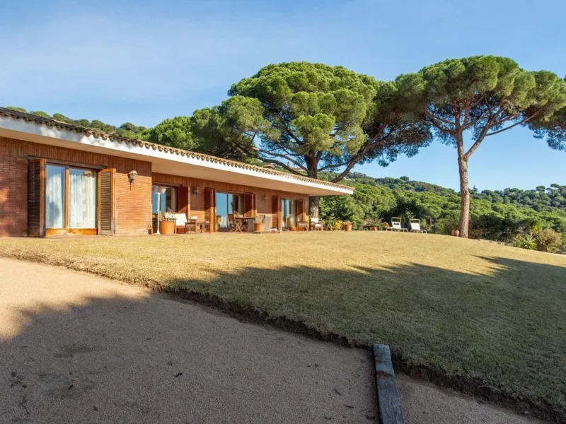 Single-Storey Mediterranean Villa with Sea Views in Sant Andreu de Llavaneres, Barcelona