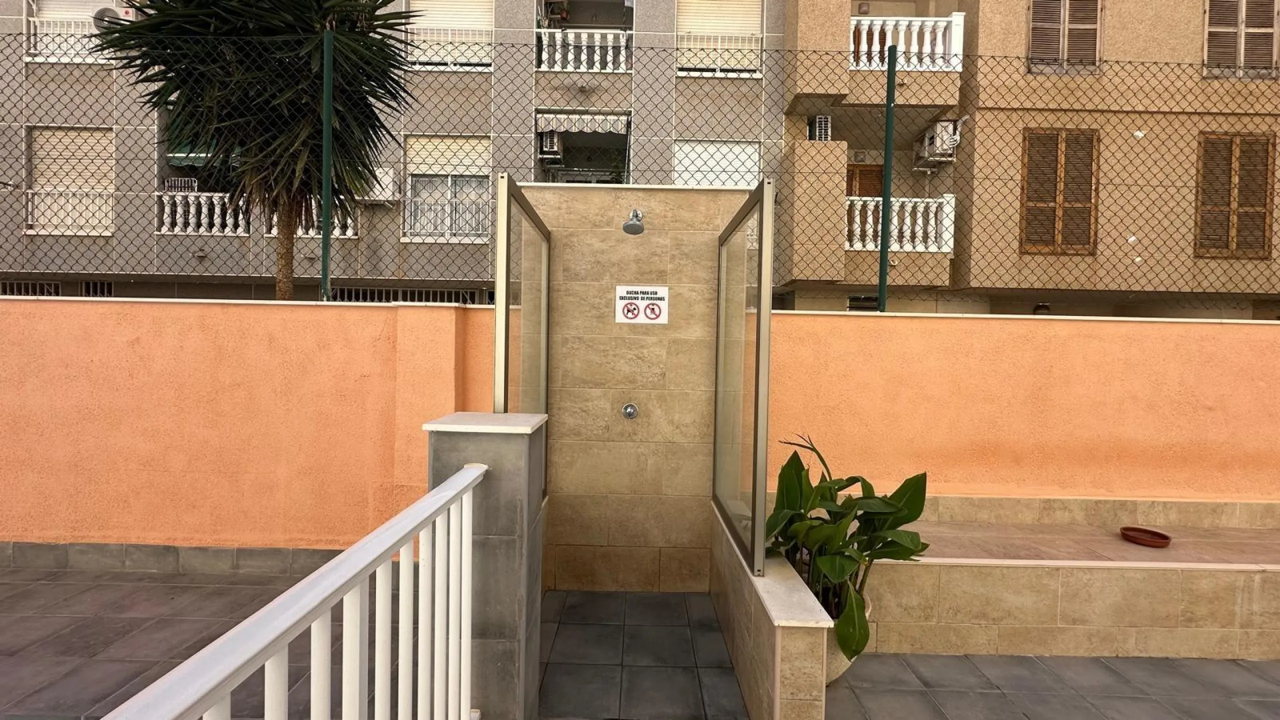 ATICO CON 2 HAB 1 BAÑO A 300 METROS DE LA PLAYA CON PISCINA COMUNITARIA