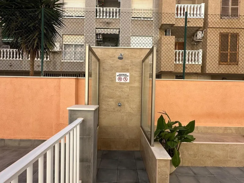 ATICO CON 2 HAB 1 BAÑO A 300 METROS DE LA PLAYA CON PISCINA COMUNITARIA