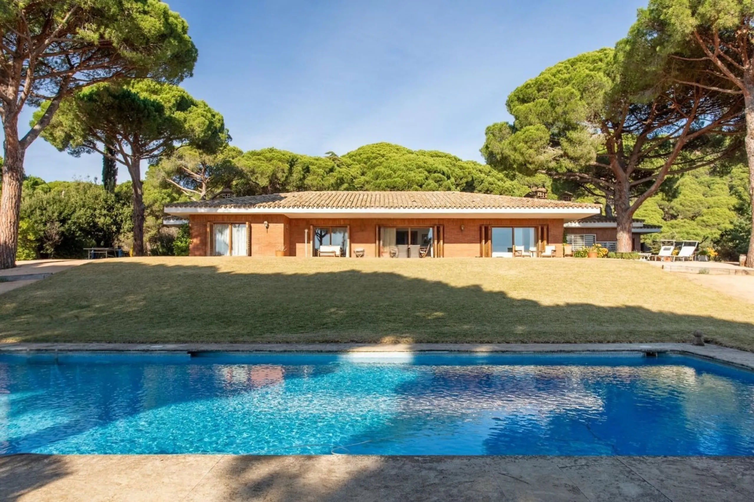Single-Storey Mediterranean Villa with Sea Views in Sant Andreu de Llavaneres, Barcelona