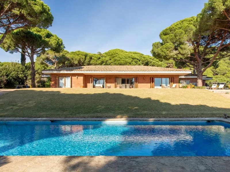 Single-Storey Mediterranean Villa with Sea Views in Sant Andreu de Llavaneres, Barcelona