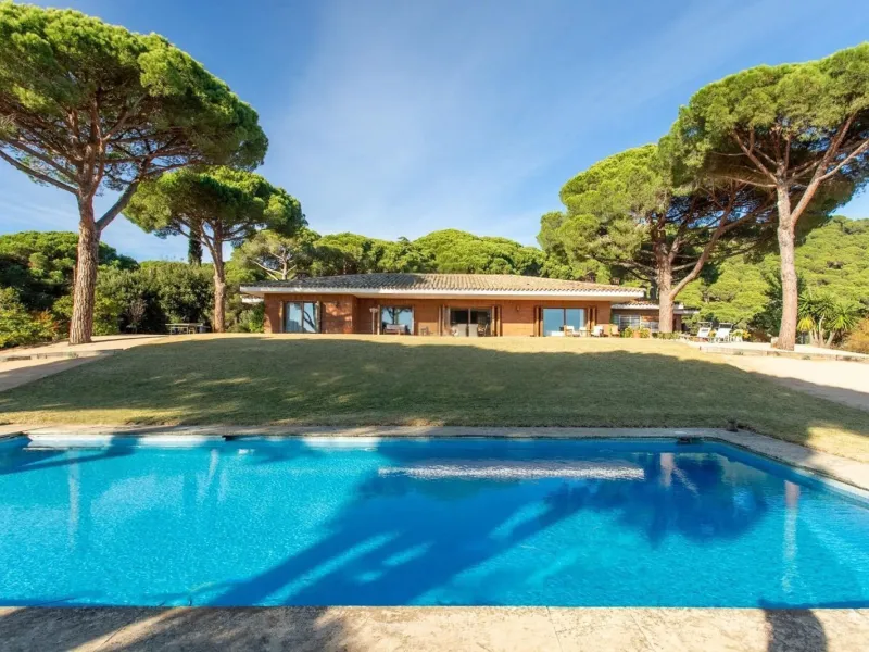 Single-Storey Mediterranean Villa with Sea Views in Sant Andreu de Llavaneres, Barcelona