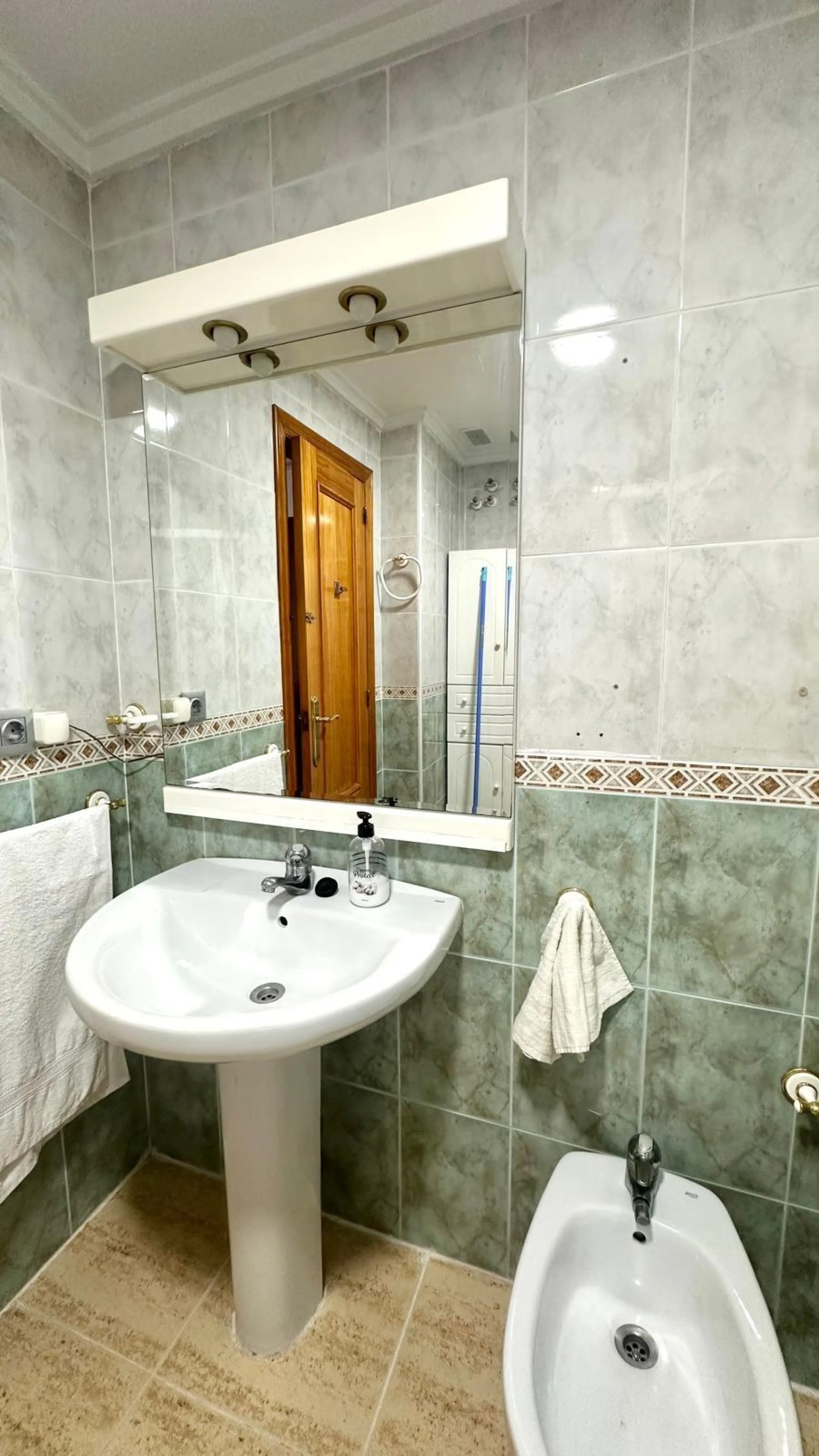 2 BEDROOM APARTMENT WITH TOURIST LICENSE 200 METERS FROM THE BEACH