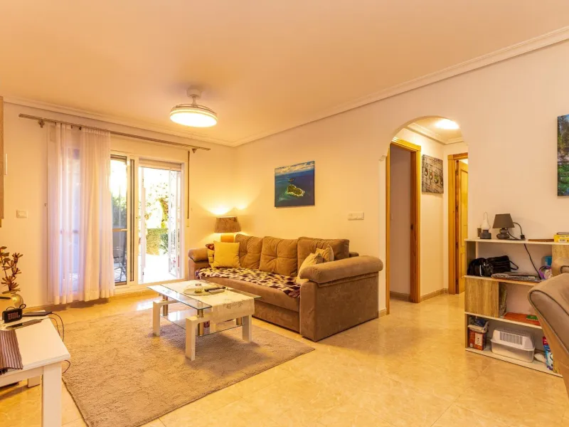 APARTAMENTO DE 2 DORMITORIOS 2 BAÑOS CON TERRAZA EN PLAYA FLAMENCA URB. LAGUNA GOLF