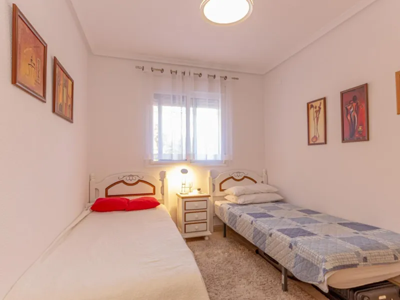 APARTAMENTO DE 2 DORMITORIOS 2 BAÑOS CON TERRAZA EN PLAYA FLAMENCA URB. LAGUNA GOLF